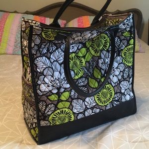 Vera Bradley tote bag